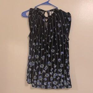 Like new! Elle blouse size small